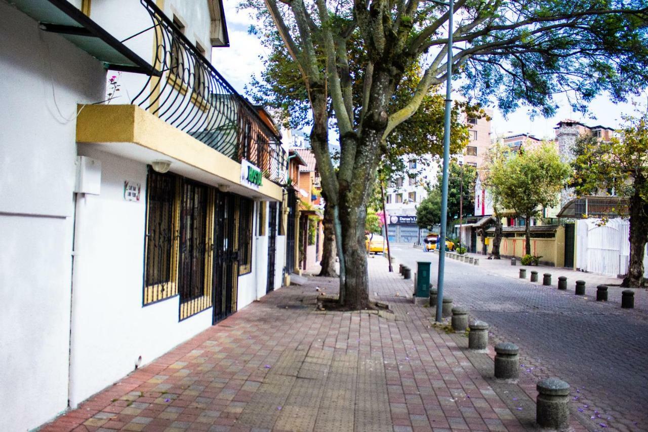 Hostal Loro Verde キト エクステリア 写真